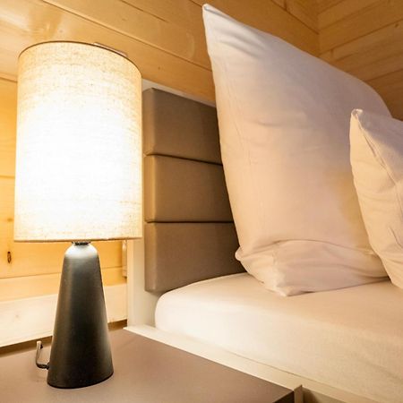 Netten Naturerlebnis Holz-Chalets Daun Exteriör bild