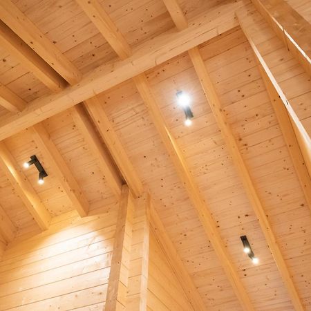 Netten Naturerlebnis Holz-Chalets Daun Exteriör bild