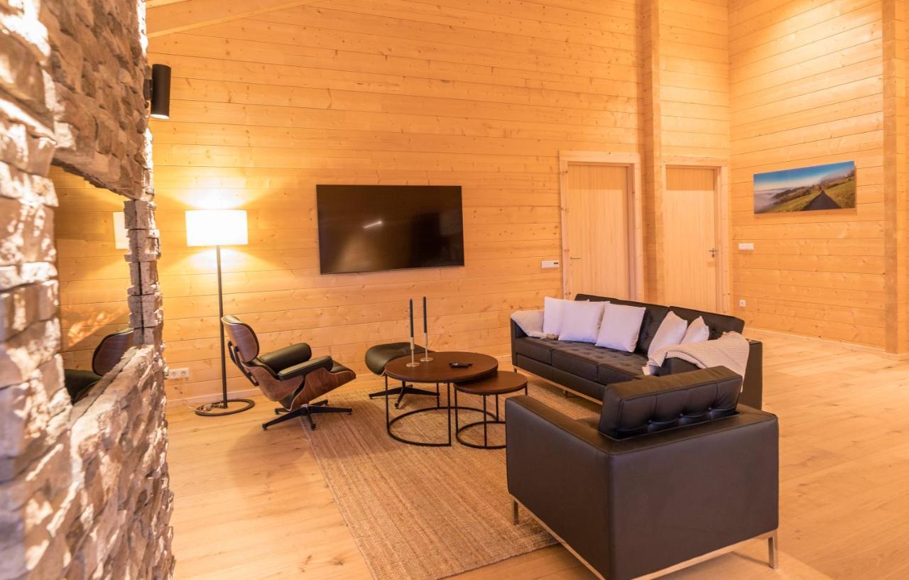 Netten Naturerlebnis Holz-Chalets Daun Exteriör bild