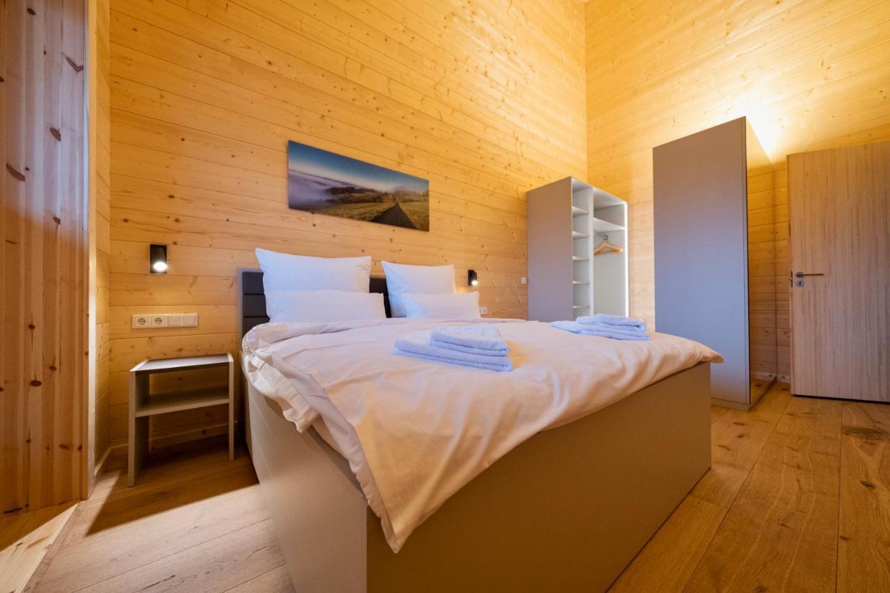 Netten Naturerlebnis Holz-Chalets Daun Exteriör bild