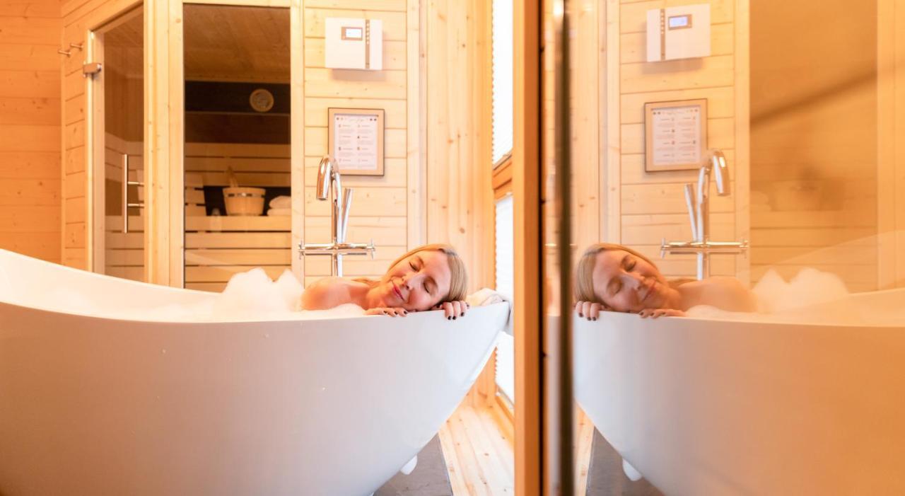 Netten Naturerlebnis Holz-Chalets Daun Exteriör bild