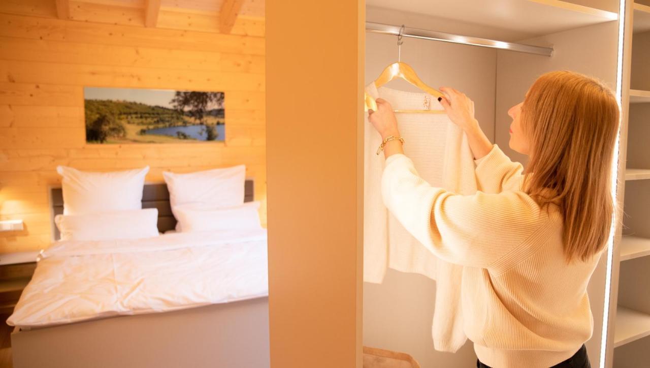 Netten Naturerlebnis Holz-Chalets Daun Exteriör bild