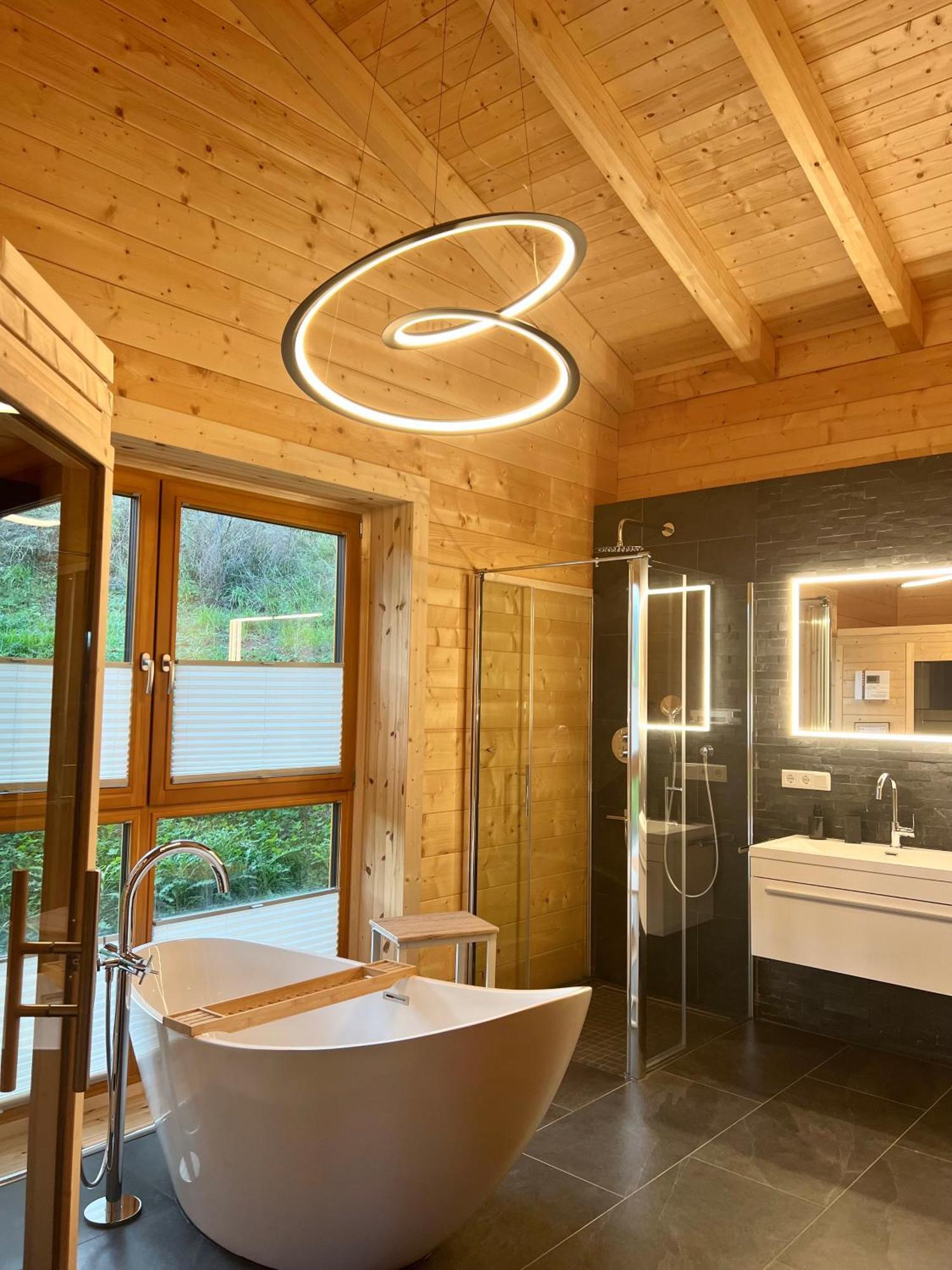 Netten Naturerlebnis Holz-Chalets Daun Exteriör bild