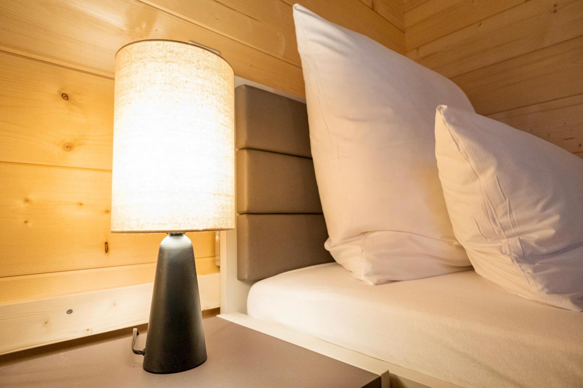 Netten Naturerlebnis Holz-Chalets Daun Exteriör bild