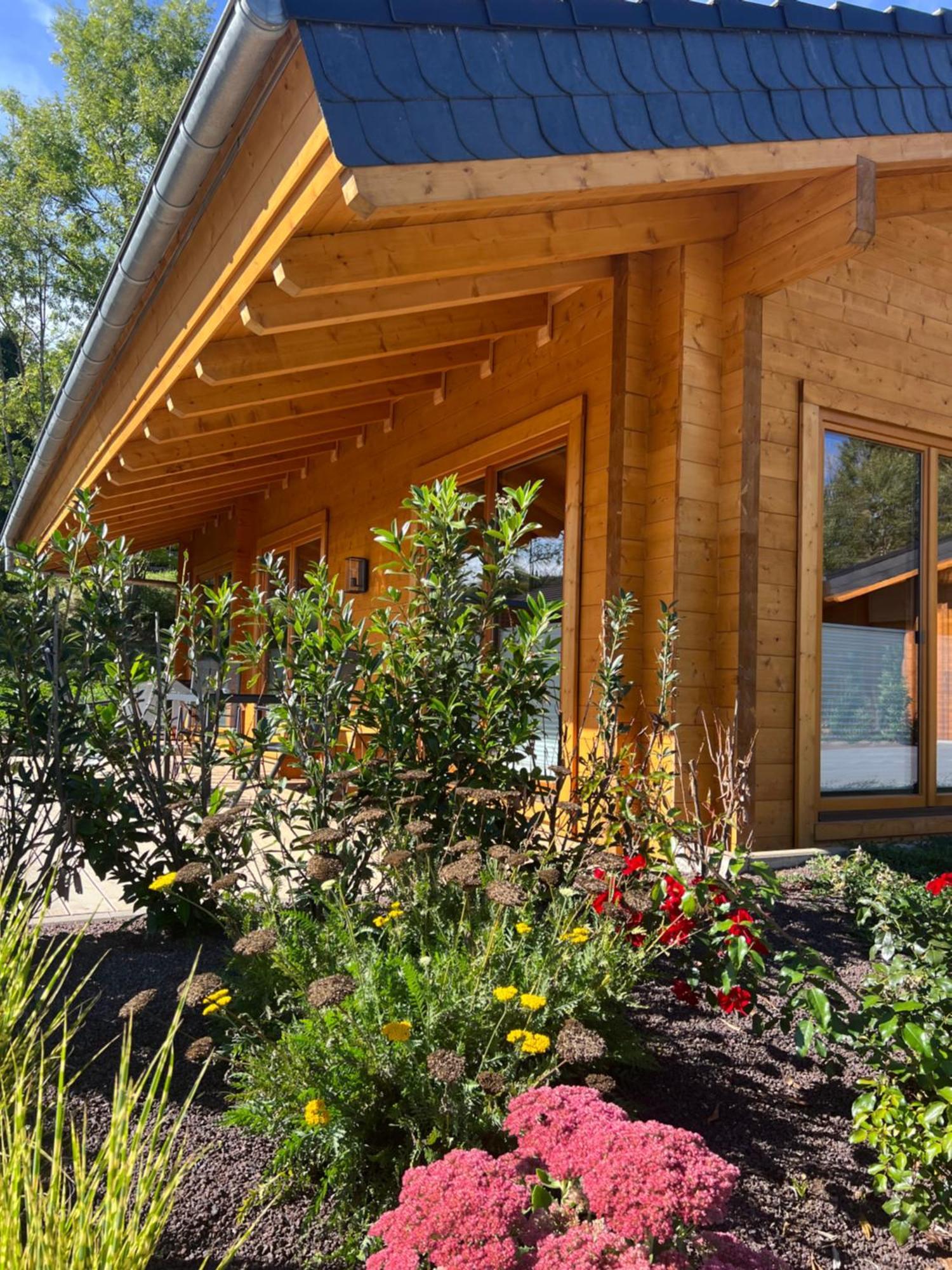 Netten Naturerlebnis Holz-Chalets Daun Exteriör bild