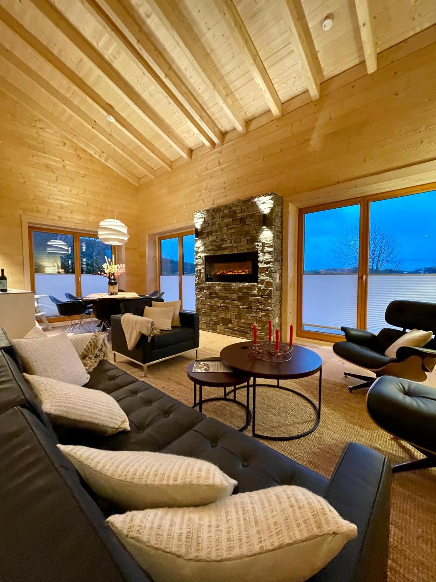 Netten Naturerlebnis Holz-Chalets Daun Exteriör bild